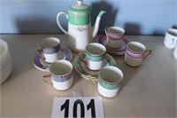 Tea Pot (Chip), Cups & Saucers (R1)