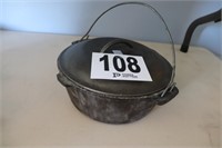 #8 Cast Iron Pot with Lid & Bail (R1)
