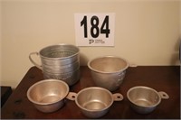 Vintage Measuring Cups (R3)
