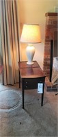 End Table w/ Lamp