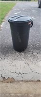2 Trash Cans