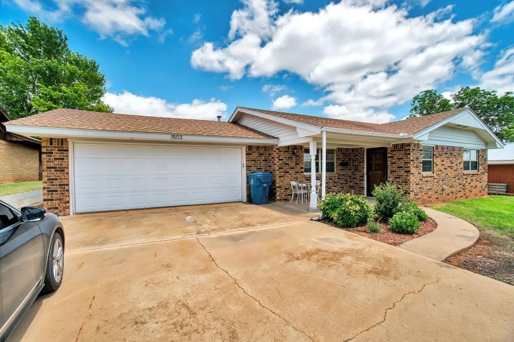 Cordell, OK Home for Sale, 3 bed, 2 bath, Washita County