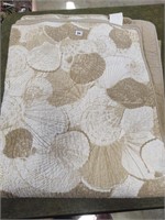 queen shell quilt with 2 shams