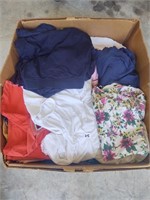 box full of woman size 3-4x summer clothes