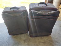 2 Hartmann suitcases on wheels