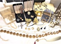 Necklaces, earrings, bracelets, pins & more...