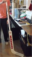 Baton hockey signé par Patrick Roy