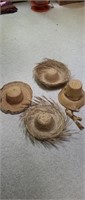 4 assorted straw hats