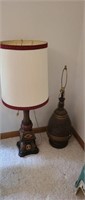 Two vintage decorative plaster table lamps oh,