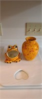 Glazed ceramic frog sponge holder and flower vase