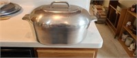 Vintage Wagner Ware Magnalite 4265 P oval