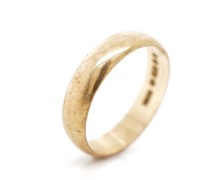 9ct Yellow gold ring