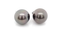 Good 9mm Tahitian pearl and 14ct white gold stud