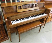 Oak “Everett” Spinet Style Piano (W/ Bench)