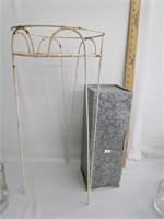 Metal Plant Holder With Metal Trap Box