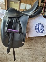 Dressage saddle