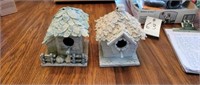 2 birdhouses