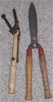 Lot of 2 vintage yard tools