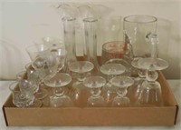 Tray lot of assorted glass items