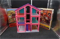 Puzzles & Small Plastic Playhouse