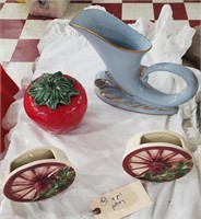 4pc pottery cornucopia wagon wheel strawberry jar