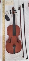 Antique violin w 2 bows.