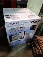 NEW-IN-BOX GALANZ 2.7 CUFT REFRIGERATOR