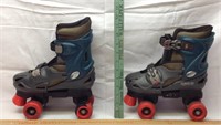 F7) ADJUSTABLE YOUTH ROLLER SKATES, NEED NEW