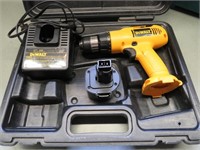 9.6v Dewalt Drill w/ Battery and Charger