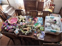 LOT OF VARIOUS EASTER DECORATIONS INCLUDING GRASS,