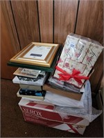 LOT OF PICTURE FRAMES & ALBUMS