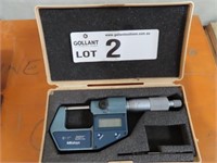 Mitutoyo 0-25mm Digital Outside Micrometer & Case
