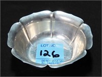 LUNT STERLING NUT DISH