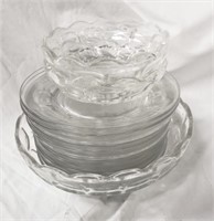Clear serving bowl with 14 matching 7" plates &