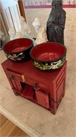 Oriental box and cups