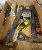 TRAY OF ASSORTED HAND TOOLS, AXE, HAMMER, MISC