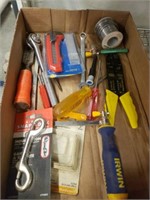 TRAY OF ASSORTED HAND TOOLS, SAW, ELECTRICAL