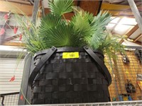 BASKET WITH ARTIFICIAL PLANTS