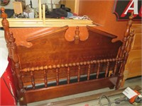 CHERRY BROY HILL QUEEN SIZE BED W/ RAILS