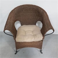 Nice wicker tub chair w/ tan cushion