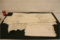 Vintage Linen Table Cloth w/ Embroidered Edges