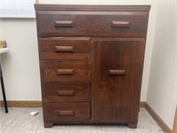 Wood Chest of Drawers/Cabinet