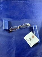 2.75 reading glasses with protective case