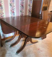 Federal Mahogany Double Drop Leaf Dining Table