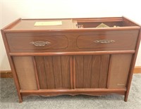 Magnovox Stereophonic Hi-Fidelity Console