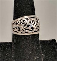 Sterling Silver Foliate Ring size 8