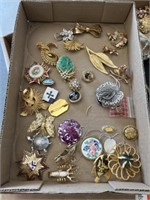 Decorative pin lot