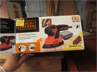 BLACK & DECKER DETAIL SANDER