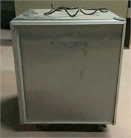 Silver King SKTTR7FW Refrigerator