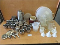 ASSORTED PLASTIC MEASURING CUPS - S/S CREAMER JUG